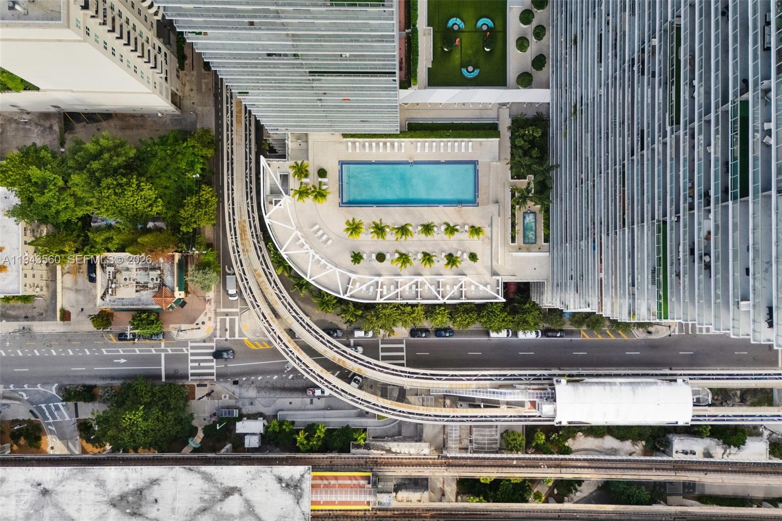 THE AXIS ON BRICKELL COND - Residential