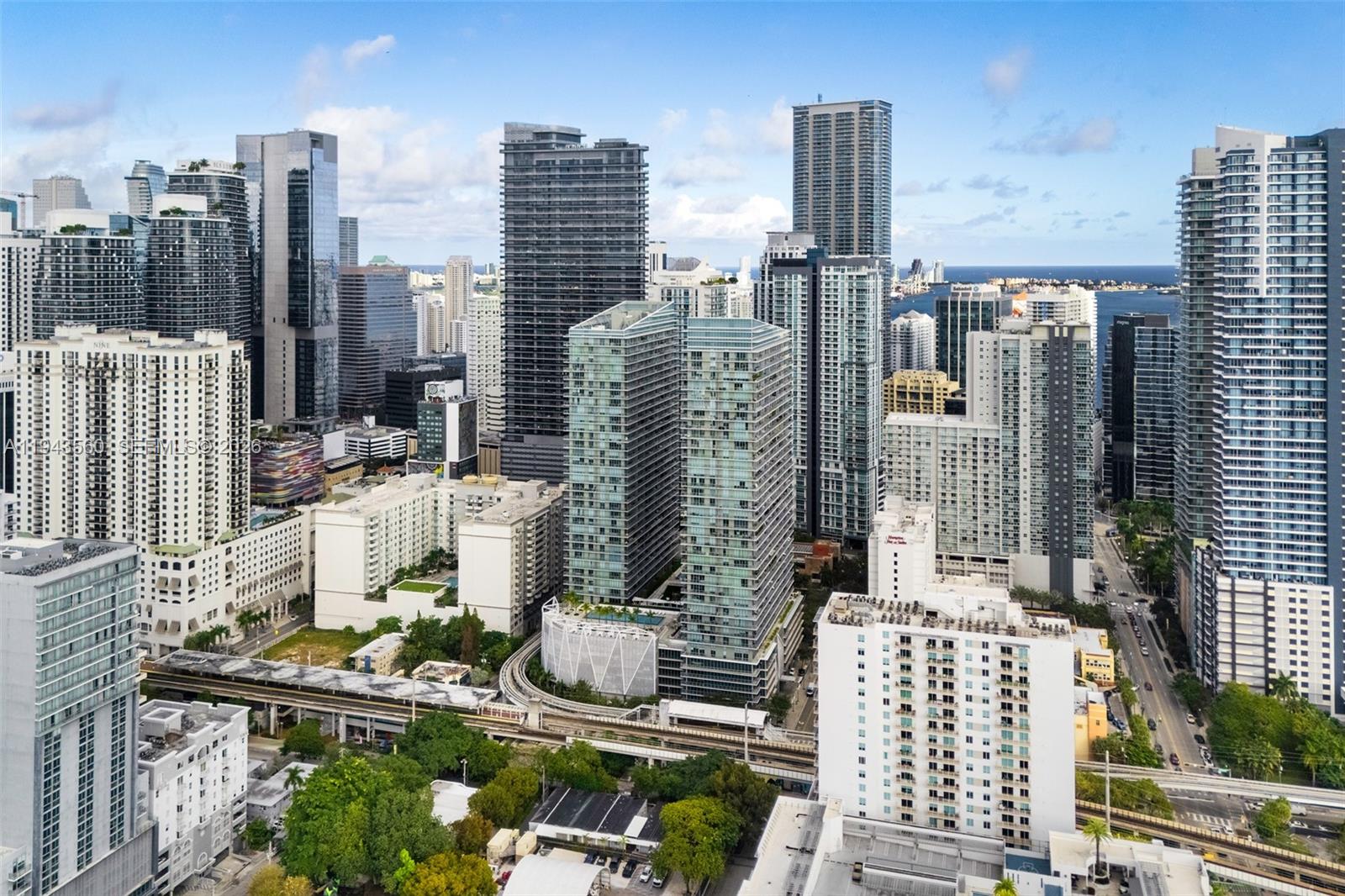 THE AXIS ON BRICKELL COND - Residential