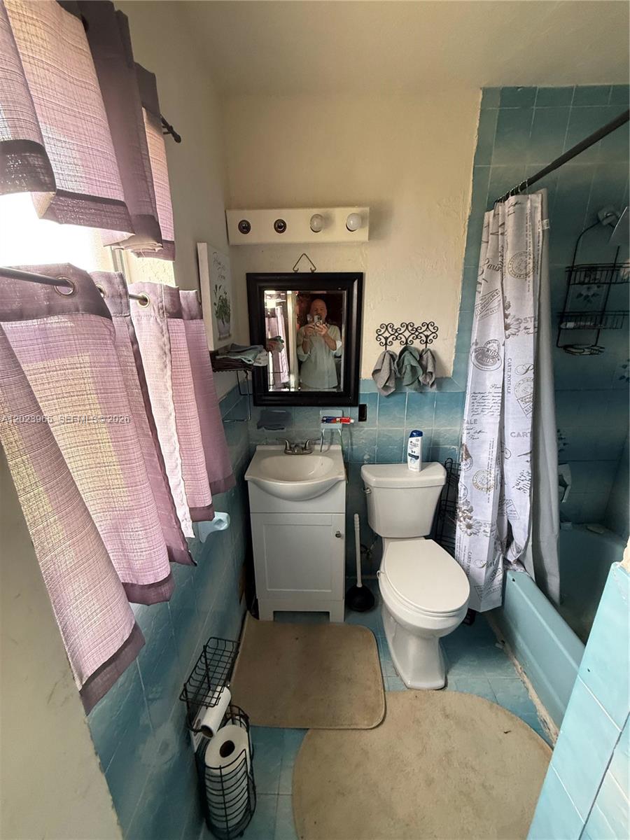 ESQUIRE LAKE ESTATES SEC - Residential