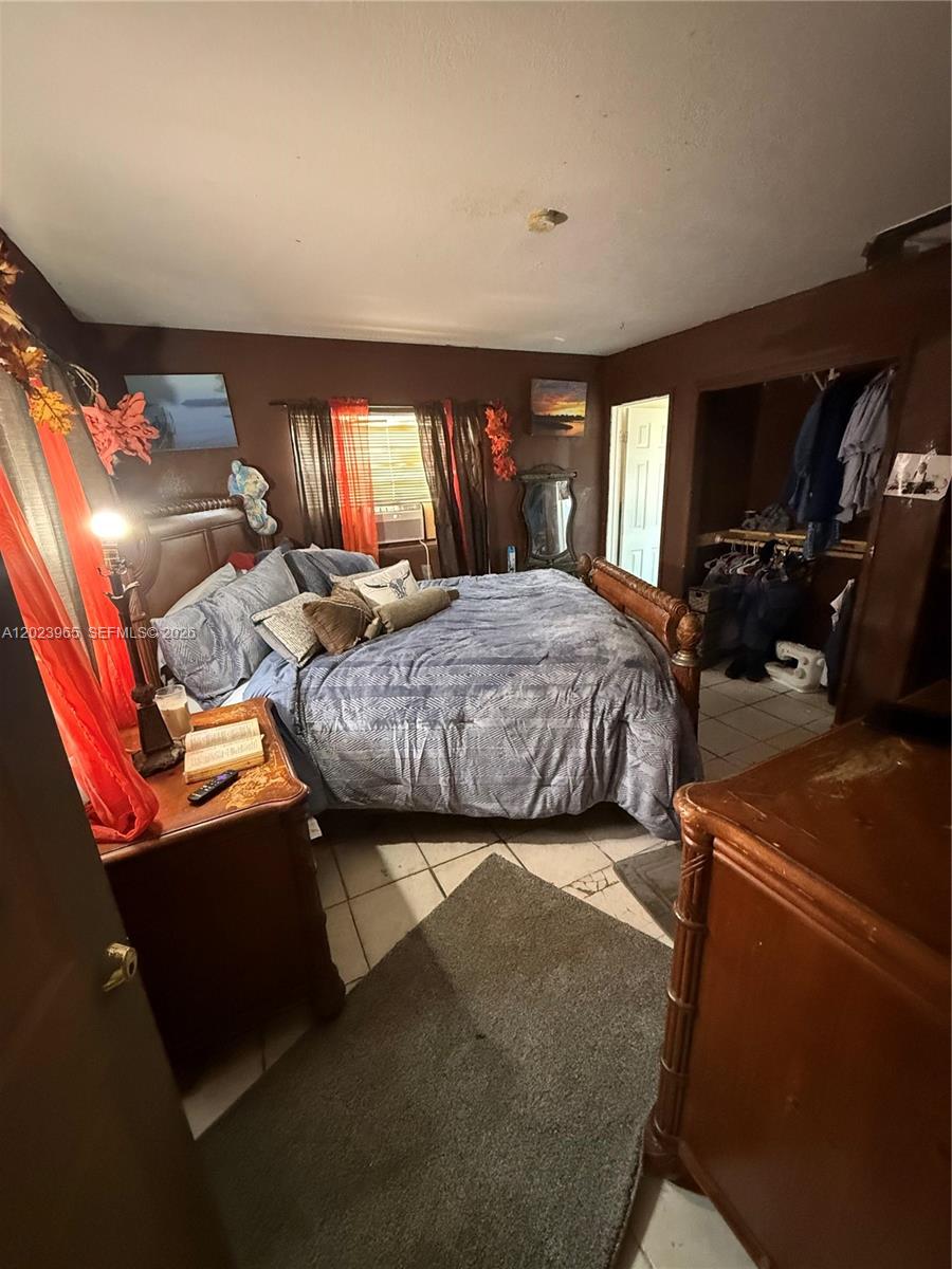 ESQUIRE LAKE ESTATES SEC - Residential