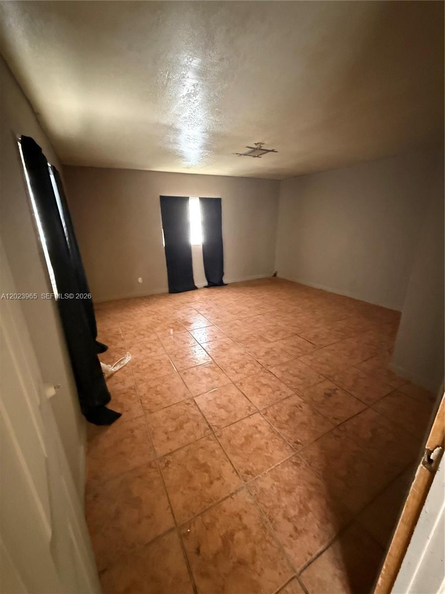 ESQUIRE LAKE ESTATES SEC - Residential