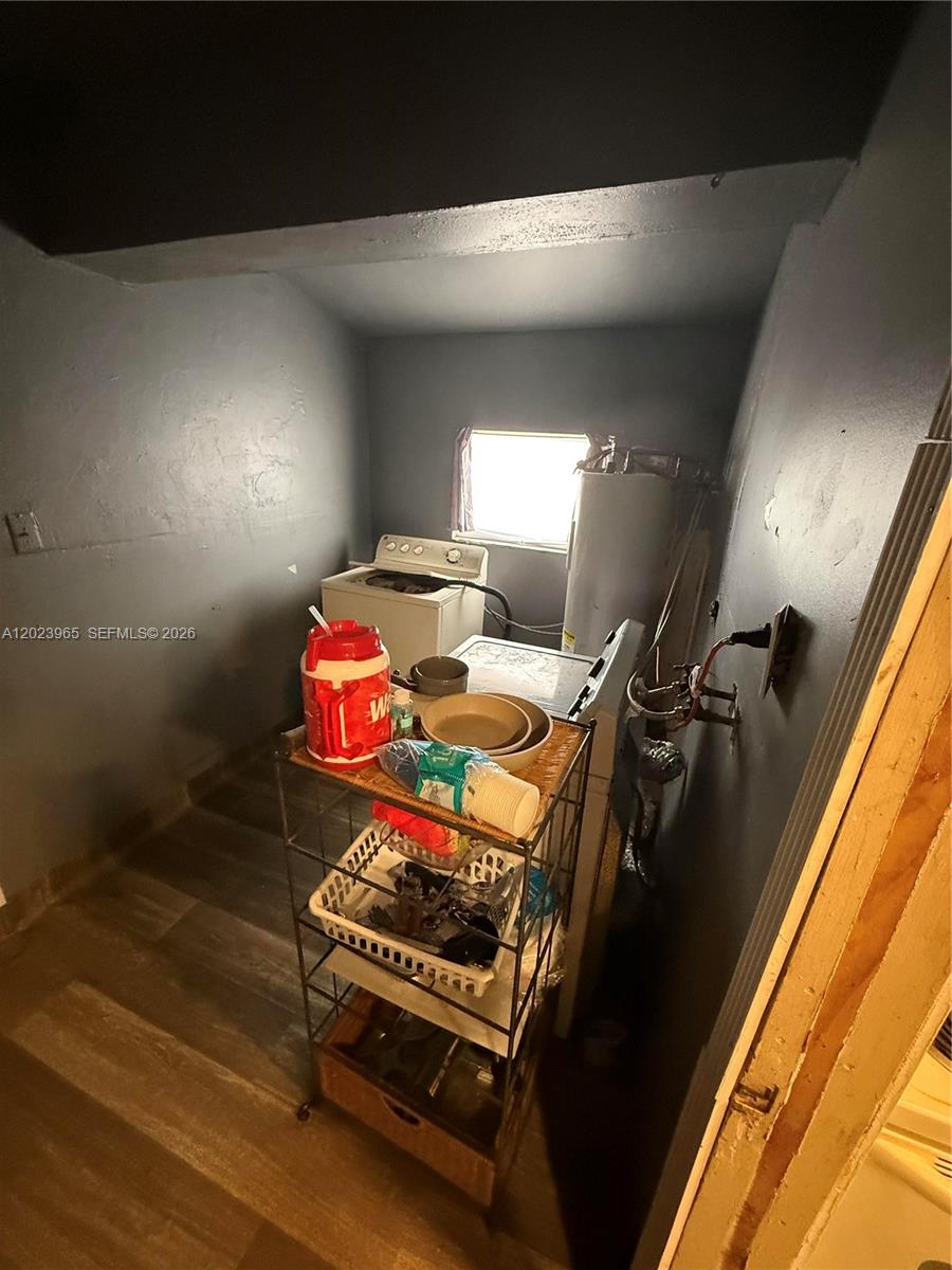 ESQUIRE LAKE ESTATES SEC - Residential