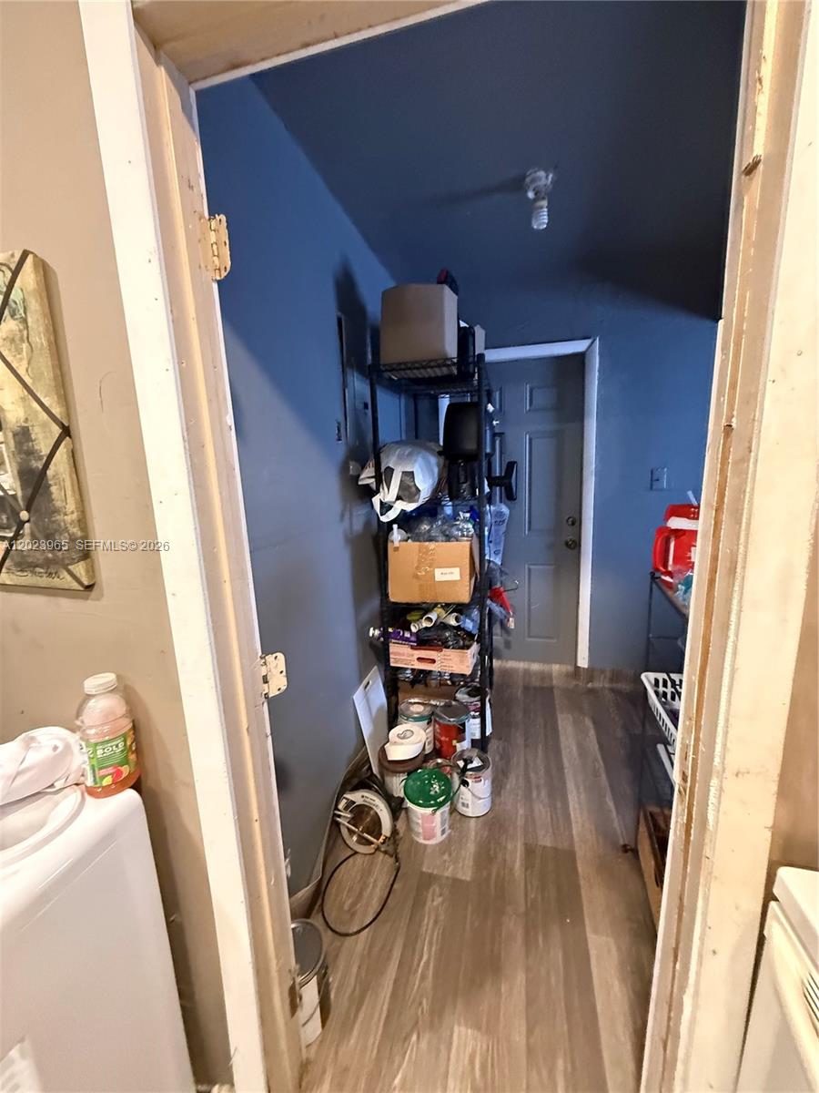 ESQUIRE LAKE ESTATES SEC - Residential