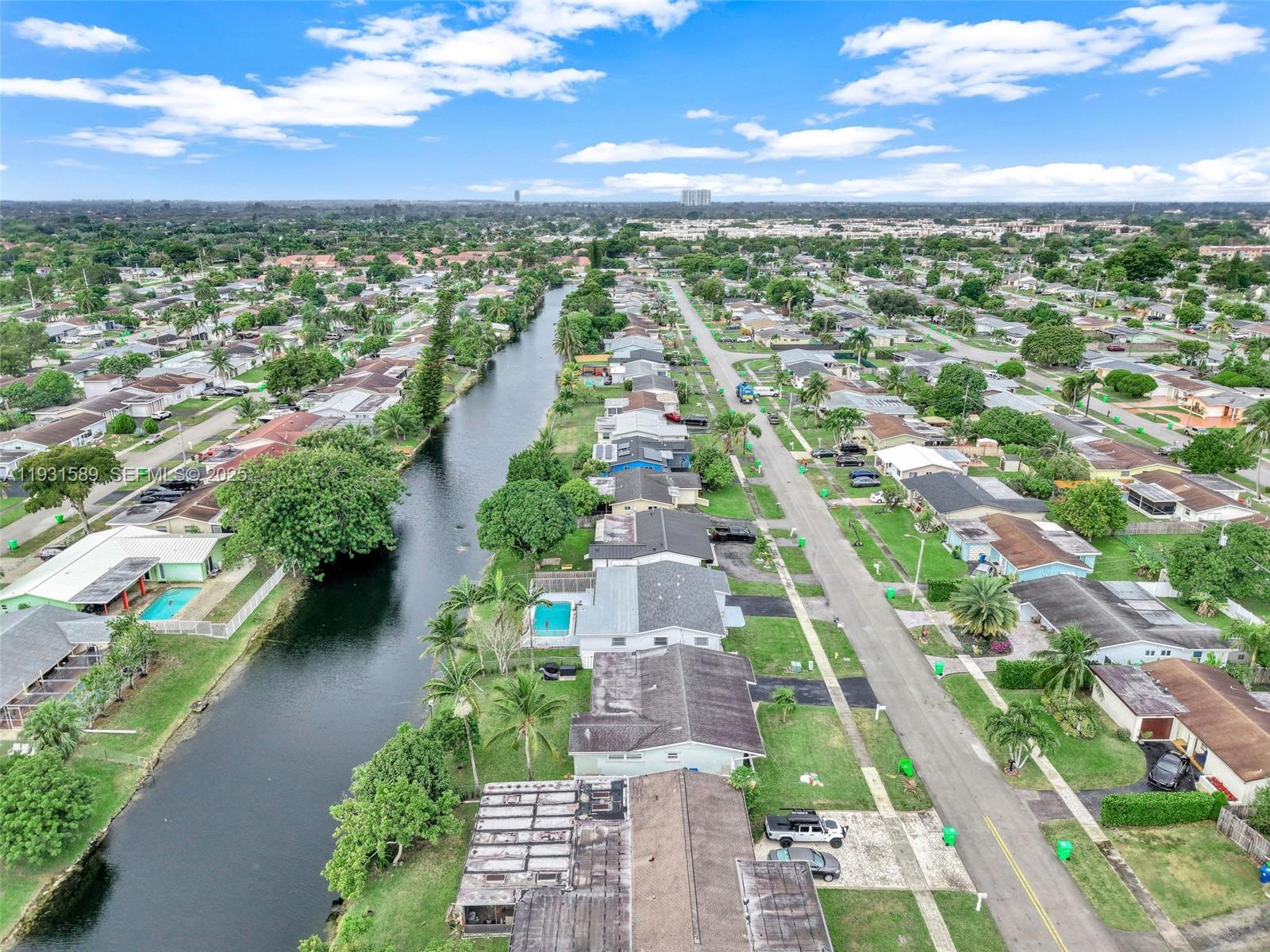 SUNRISE GOLF VILLAGE SEC - Residential