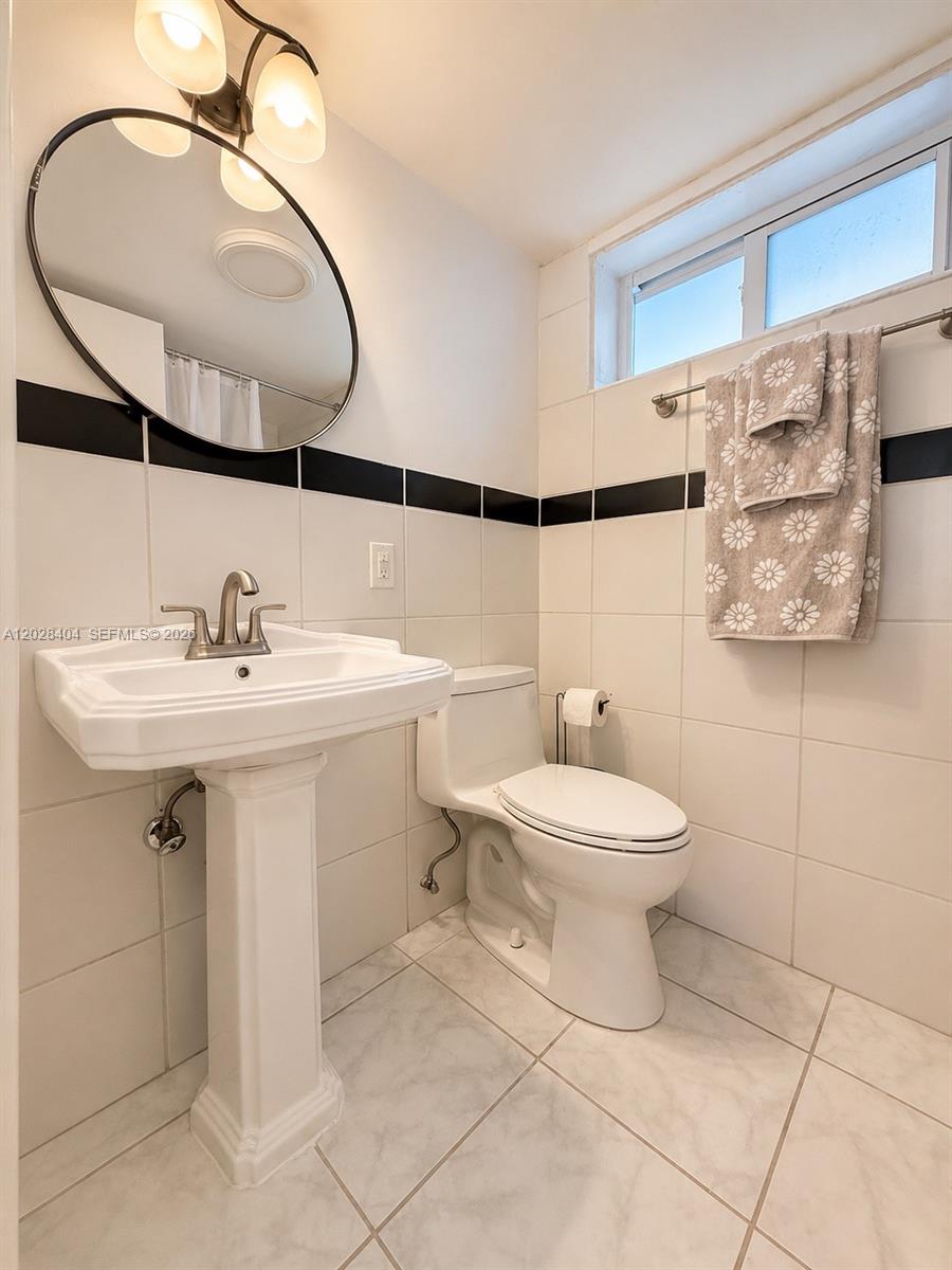 LINCOLN PLAZA CONDO - Residential