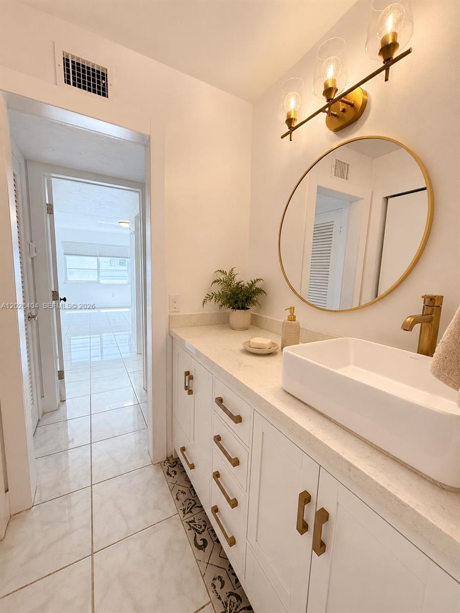 LINCOLN PLAZA CONDO - Residential