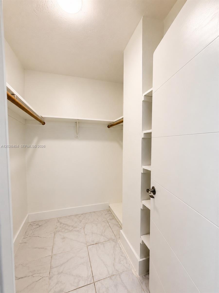 LINCOLN PLAZA CONDO - Residential