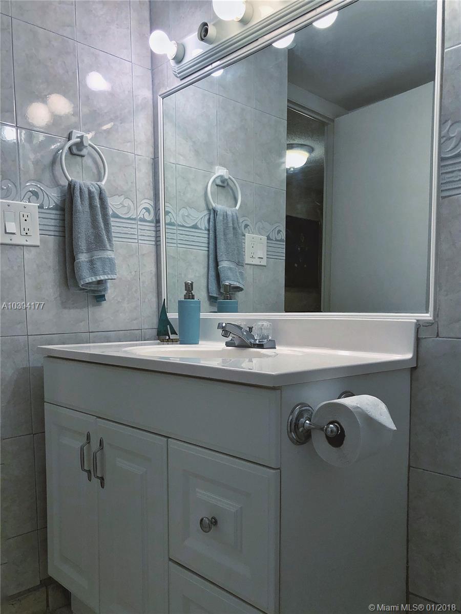 ¤PLAZA TOWERS SOUTH COND - Residential Lease