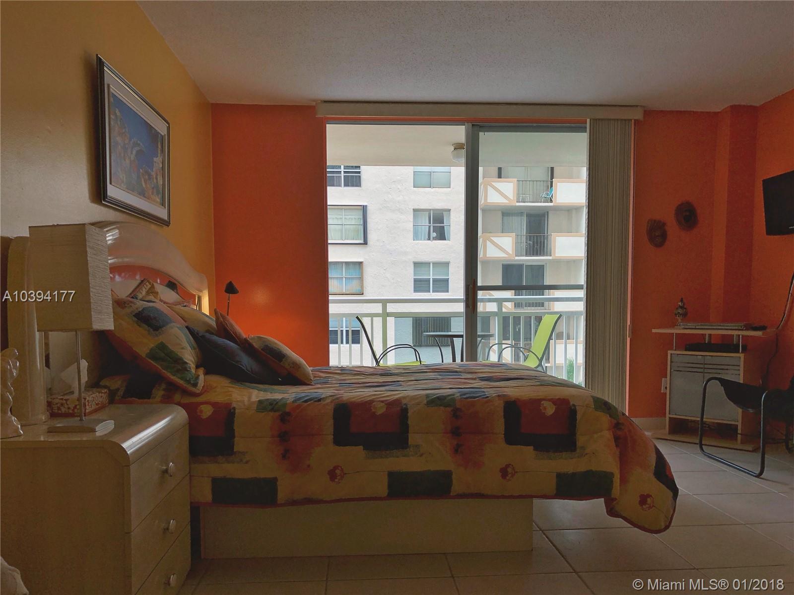 ¤PLAZA TOWERS SOUTH COND - Residential Lease