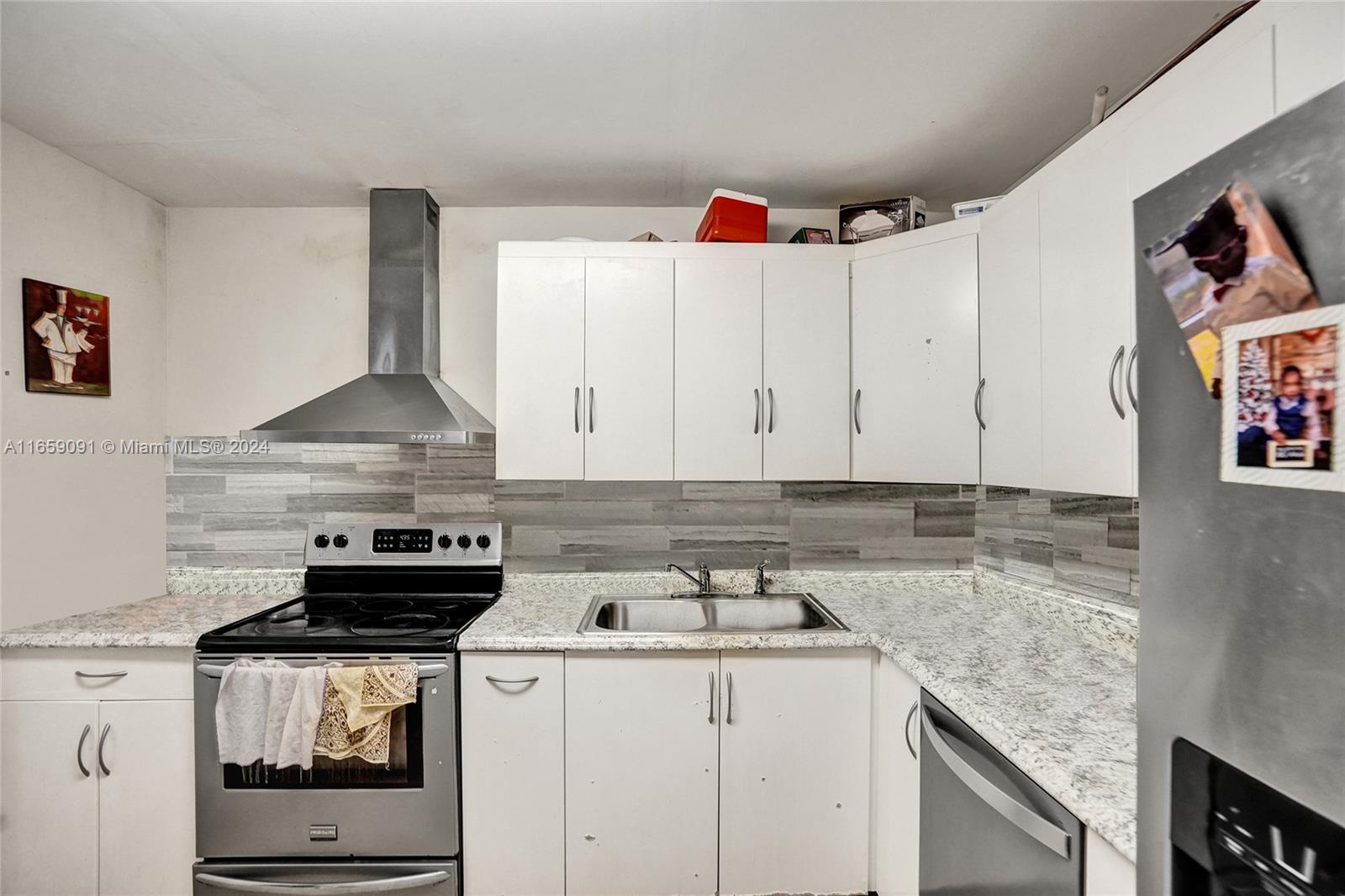 FALLS OF INVERRARY - Residential