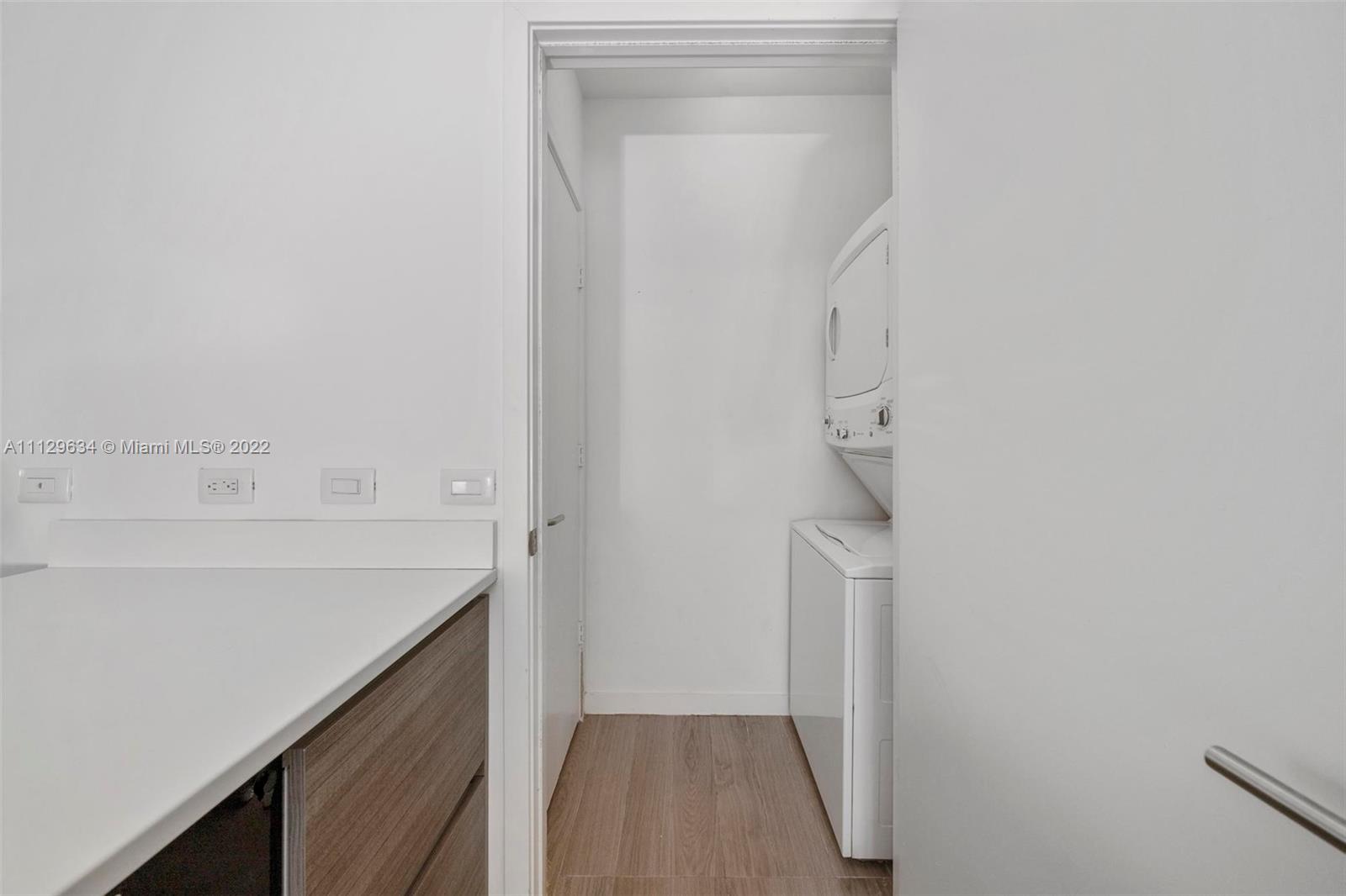 1100 MILLECENTO RESIDENCE - Residential