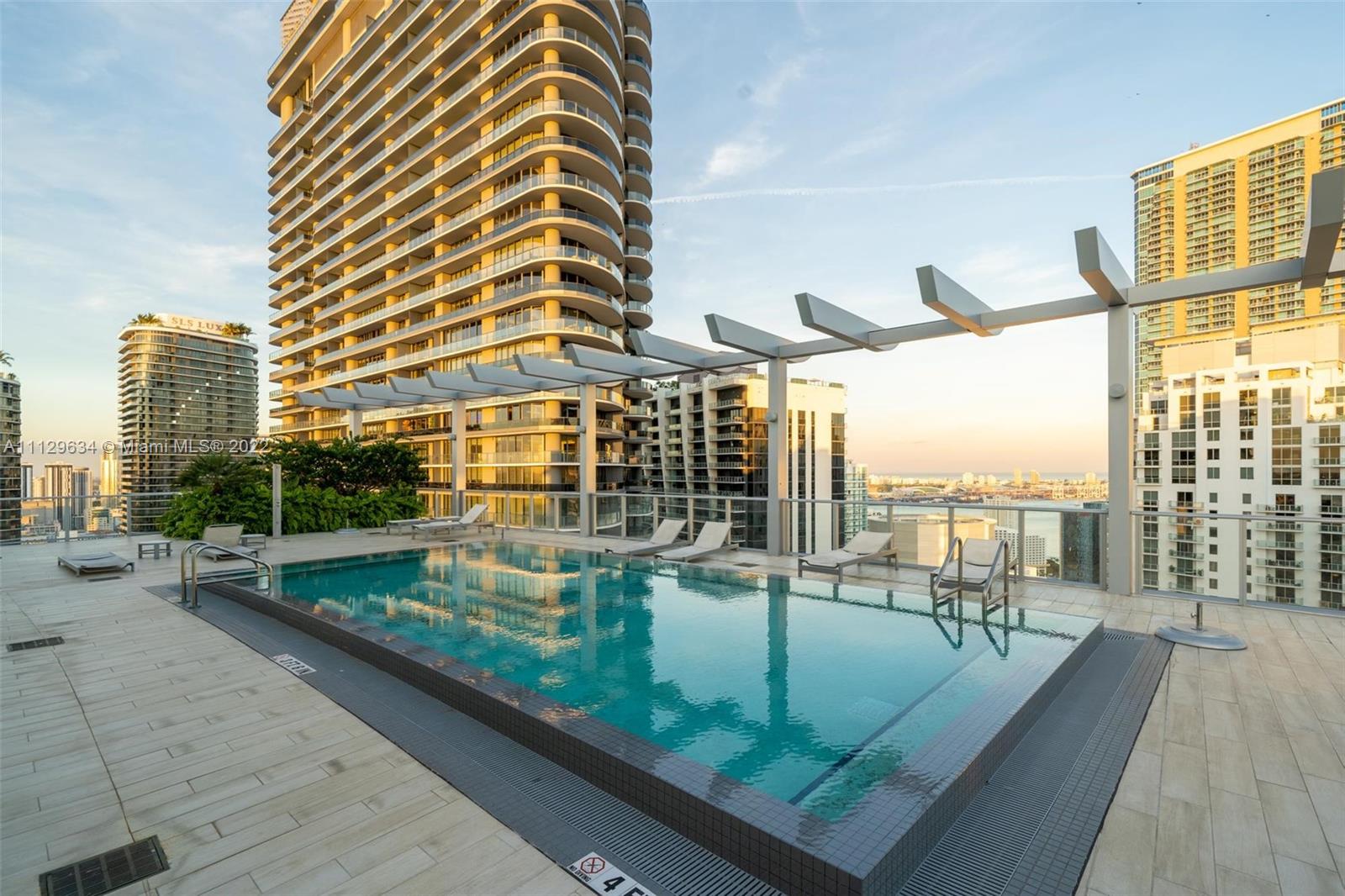 1100 MILLECENTO RESIDENCE - Residential