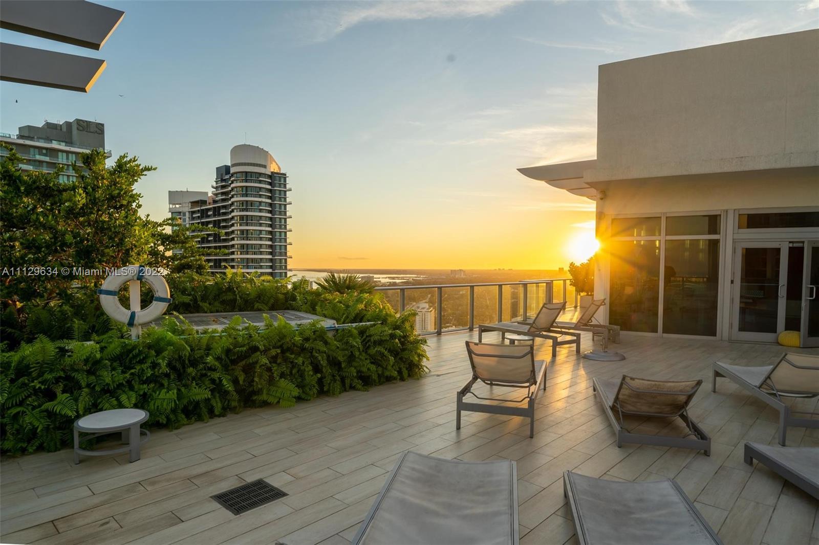 1100 MILLECENTO RESIDENCE - Residential