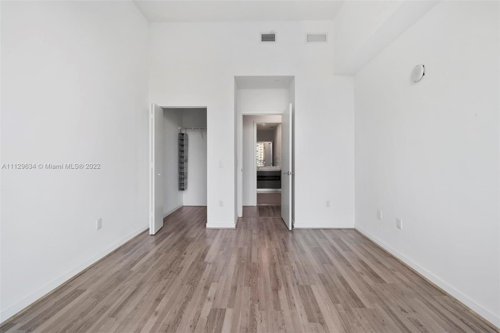 1100 MILLECENTO RESIDENCE - Residential