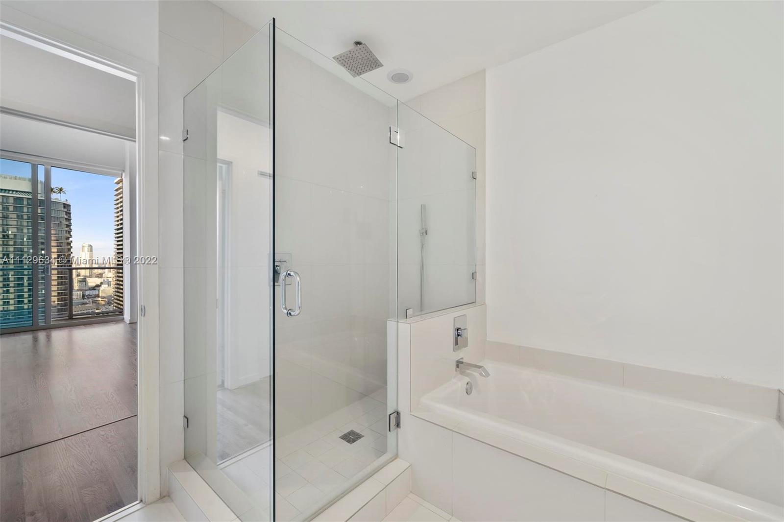 1100 MILLECENTO RESIDENCE - Residential