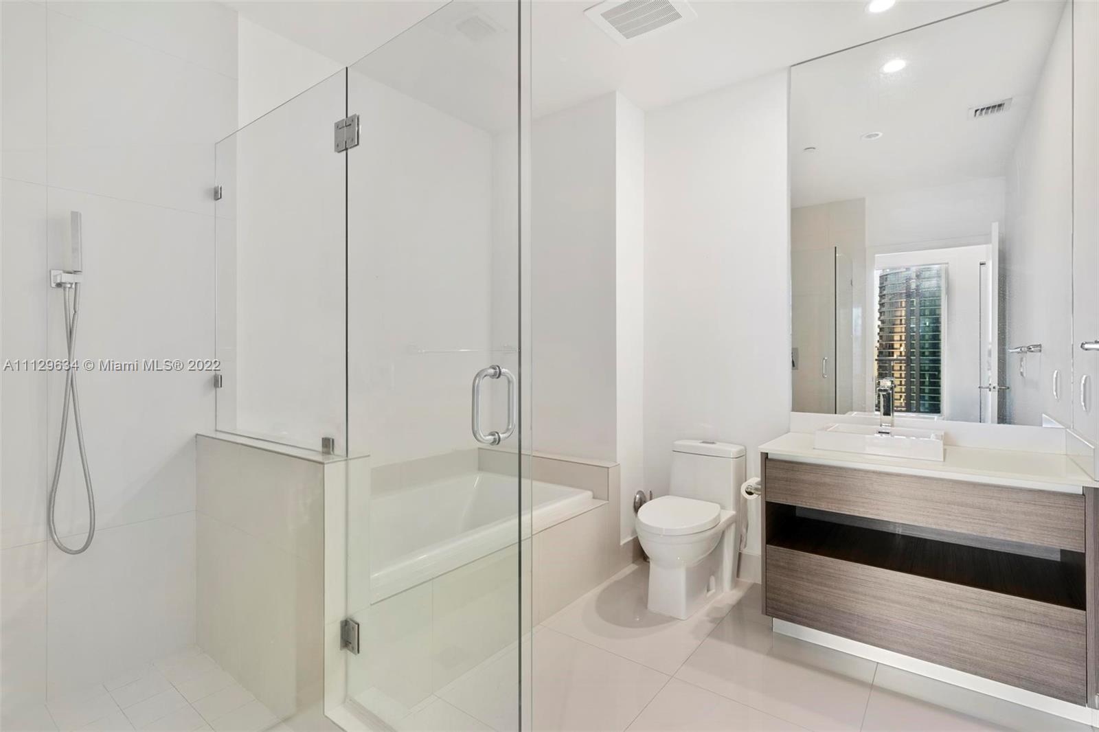 1100 MILLECENTO RESIDENCE - Residential