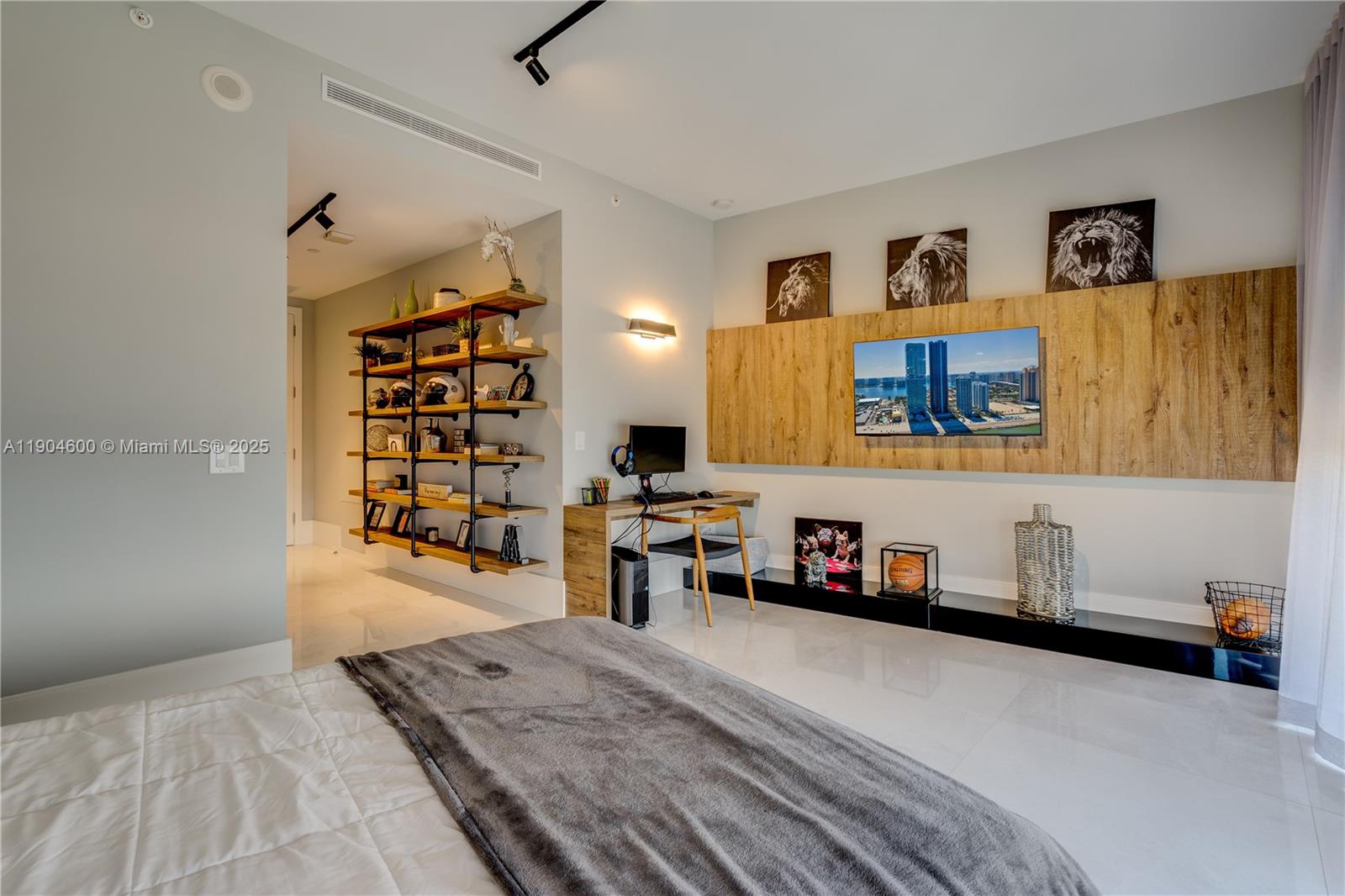 Porsche Design Tower - Residential Lease