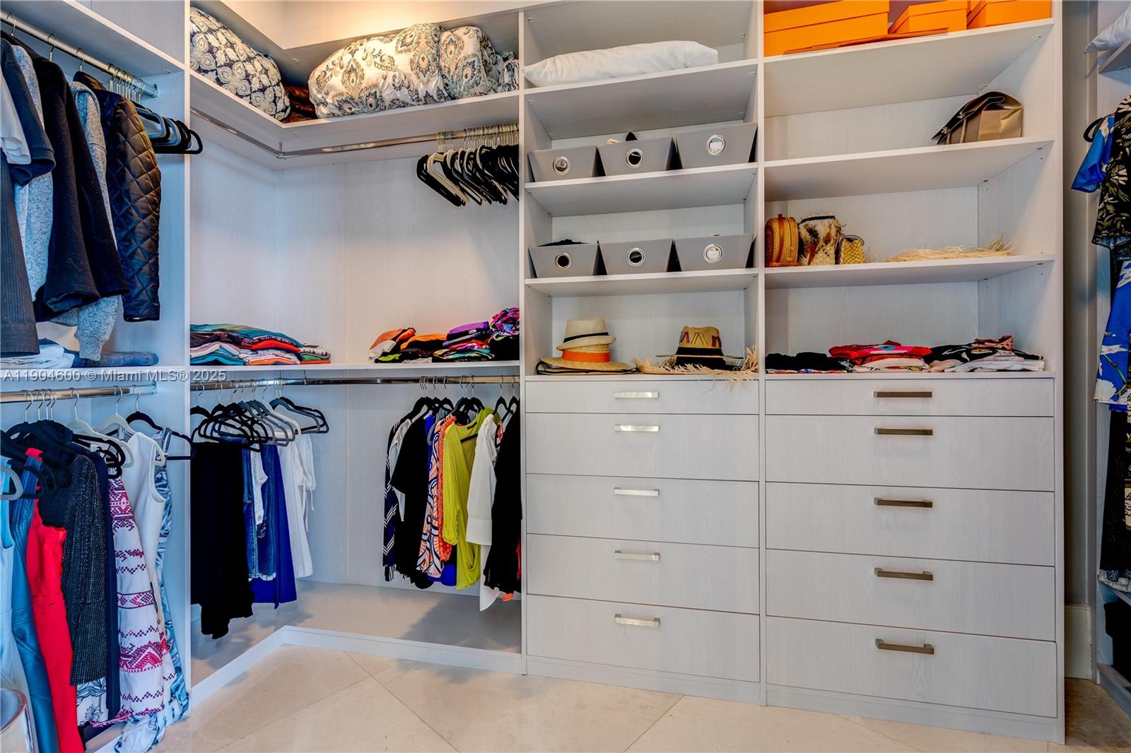 Porsche Design Tower - Residential Lease