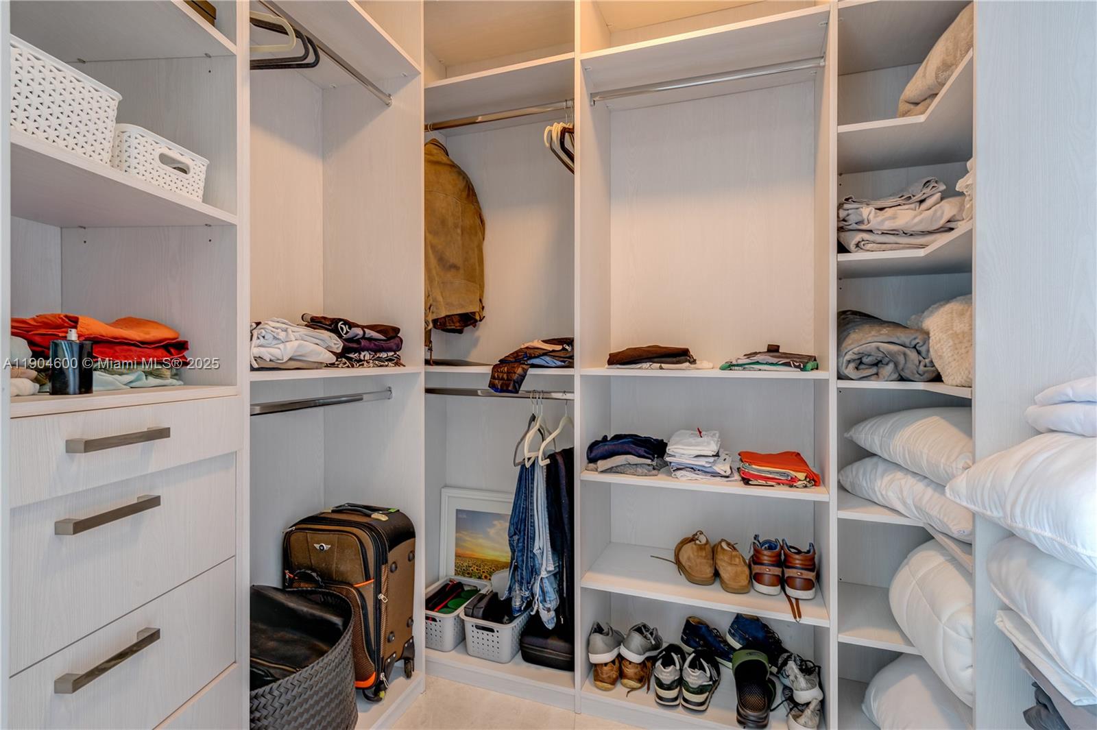 Porsche Design Tower - Residential Lease