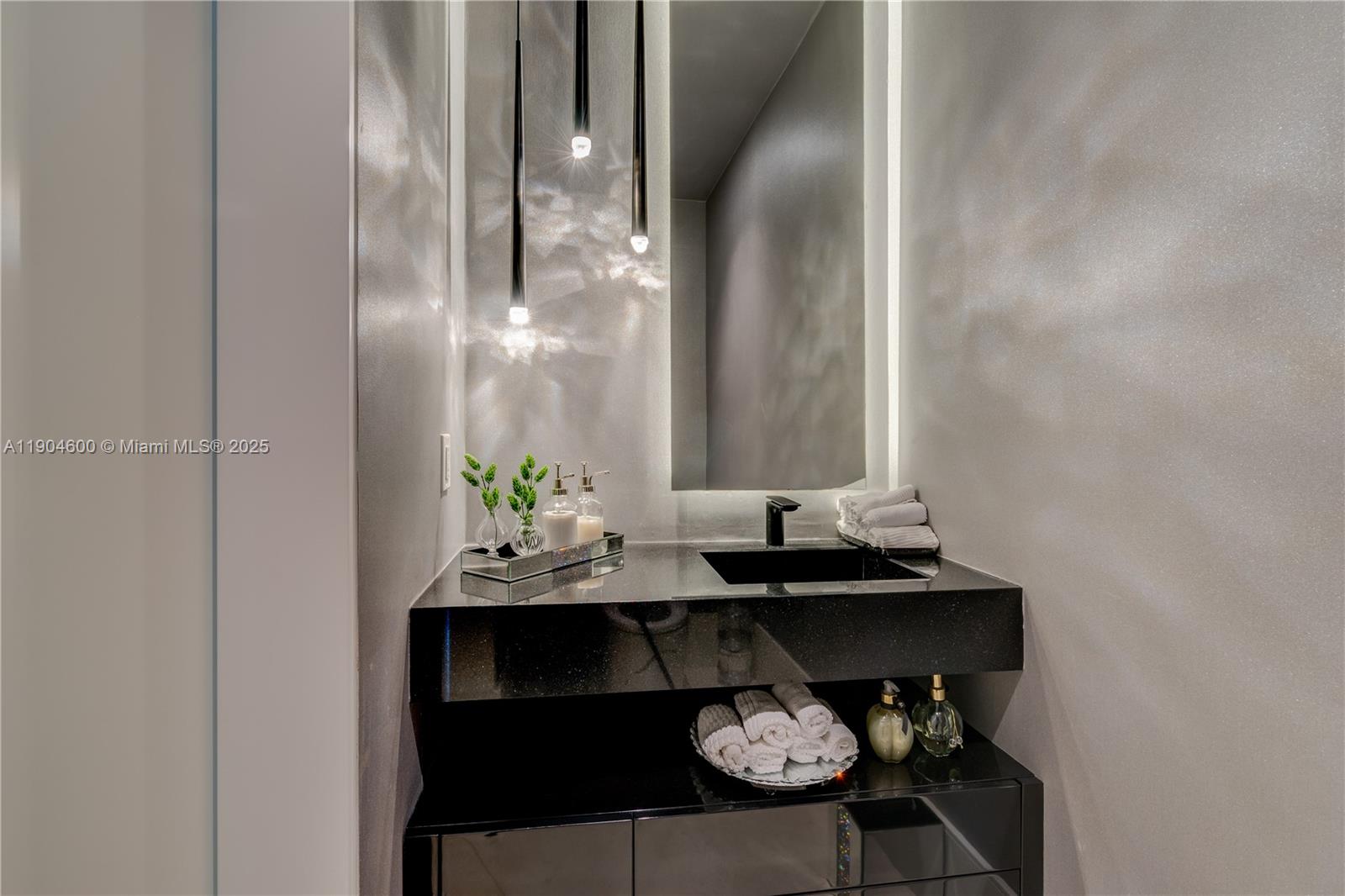 Porsche Design Tower - Residential Lease