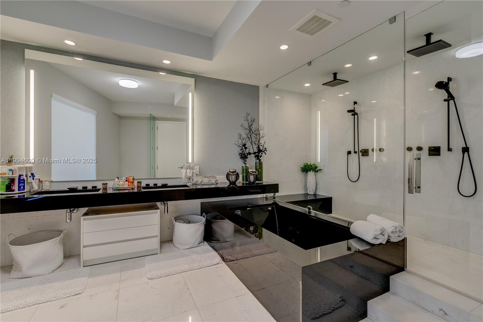 Porsche Design Tower - Residential Lease