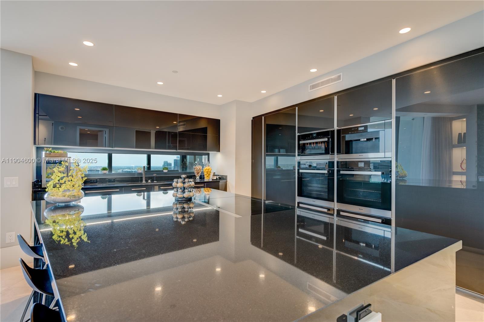 Porsche Design Tower - Residential Lease