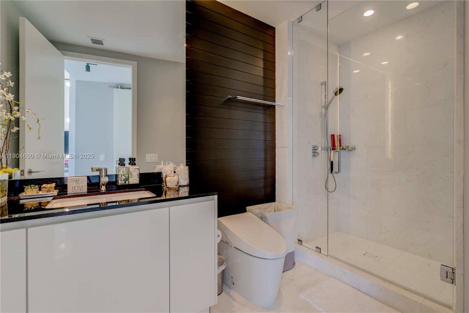 Porsche Design Tower - Residential Lease