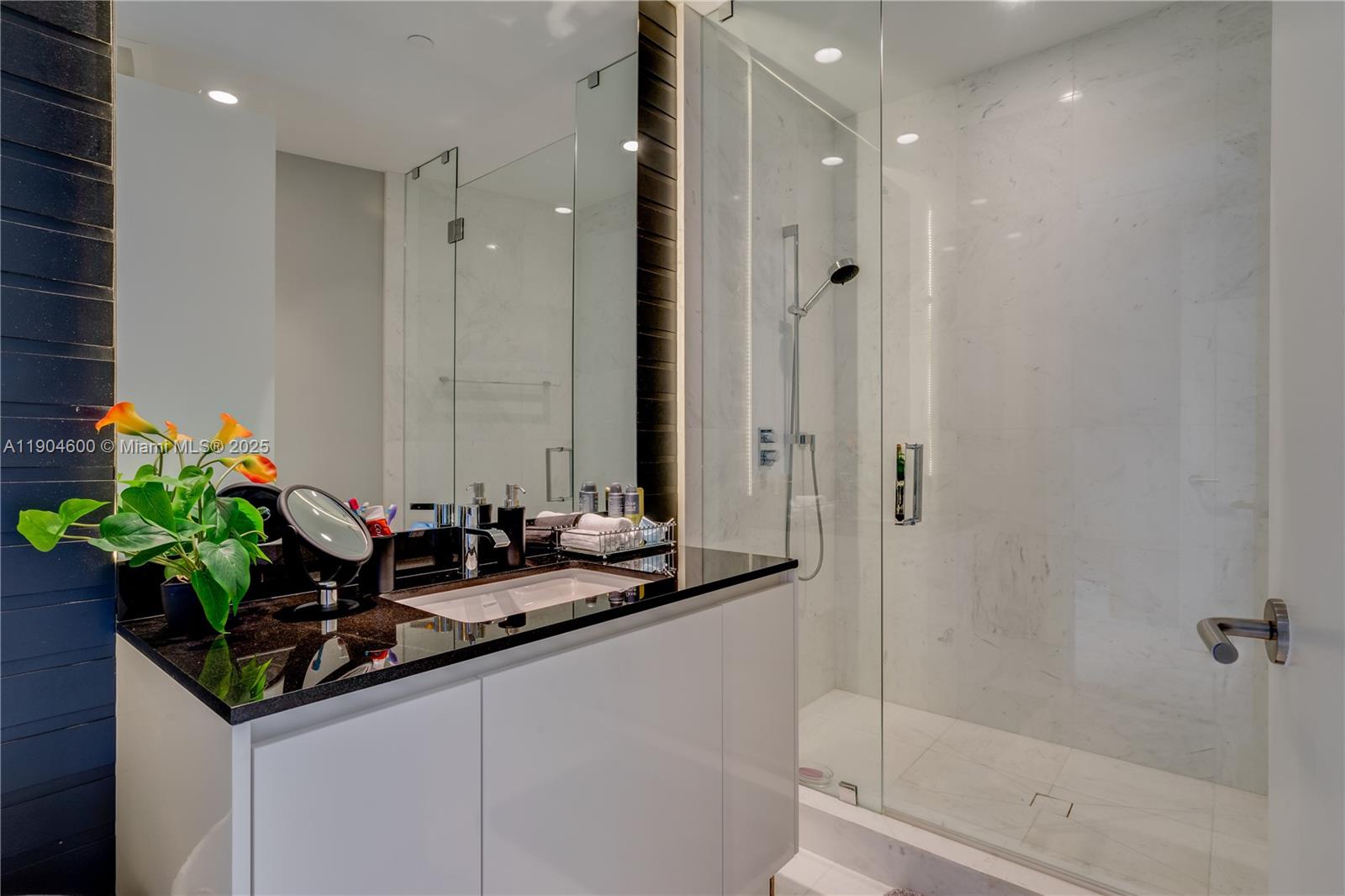 Porsche Design Tower - Residential Lease