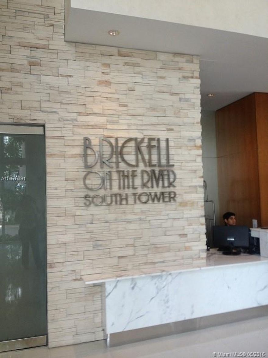 1 BEDROOM/ 1.5 BATHROOM CONDO IN BRICKELL ON THE RIVER.
