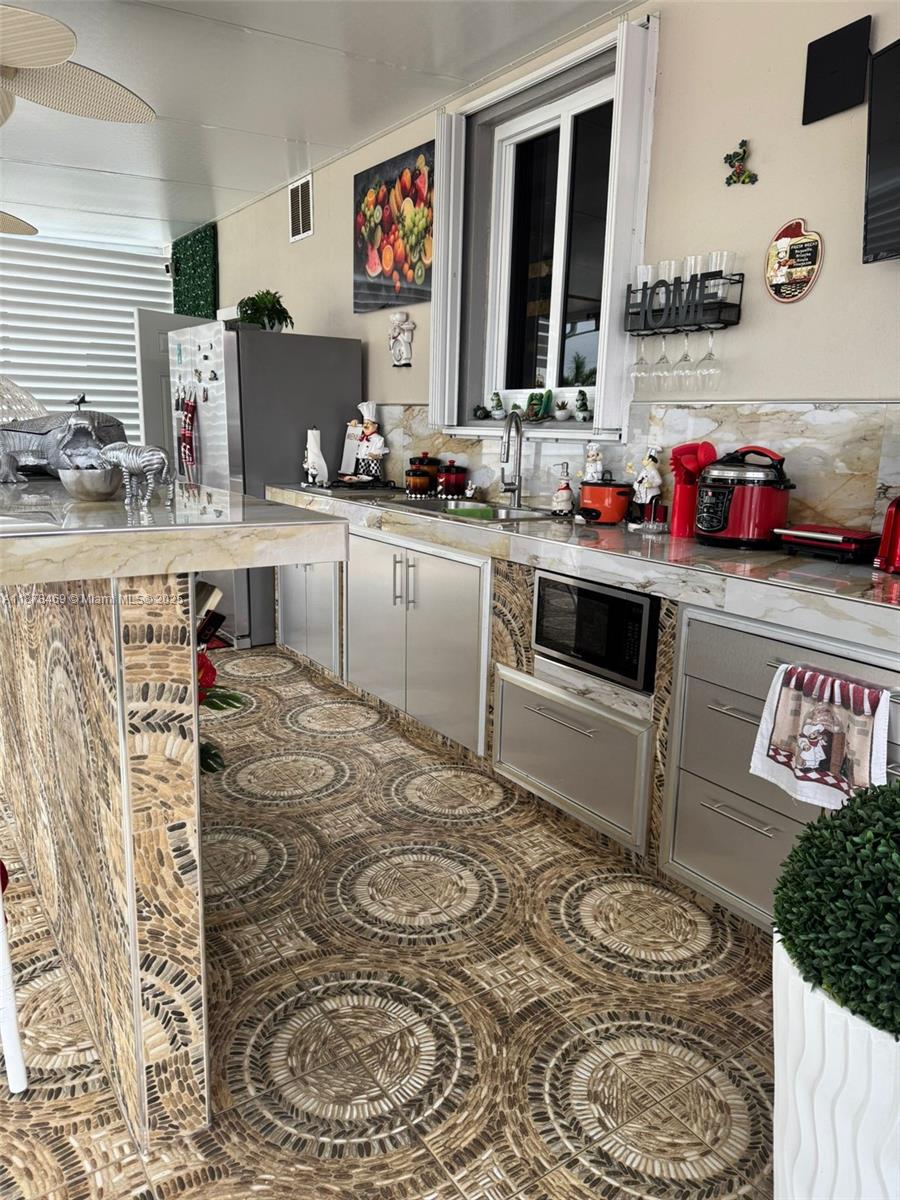 RICHMOND HEIGHTS - Residential