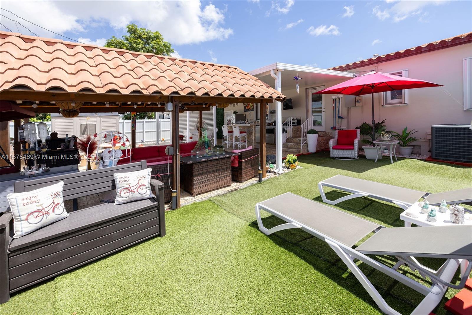 RICHMOND HEIGHTS - Residential