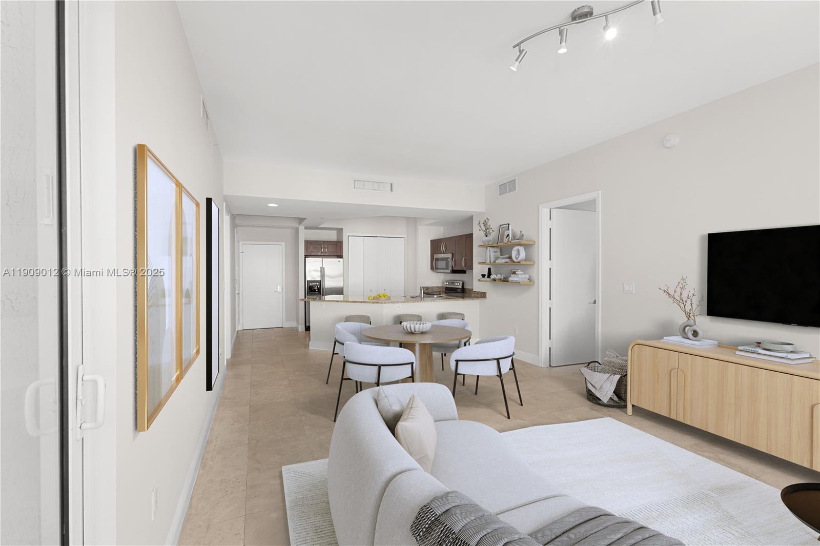 TURNBERRY VILLAGE SO TOWE - Residential