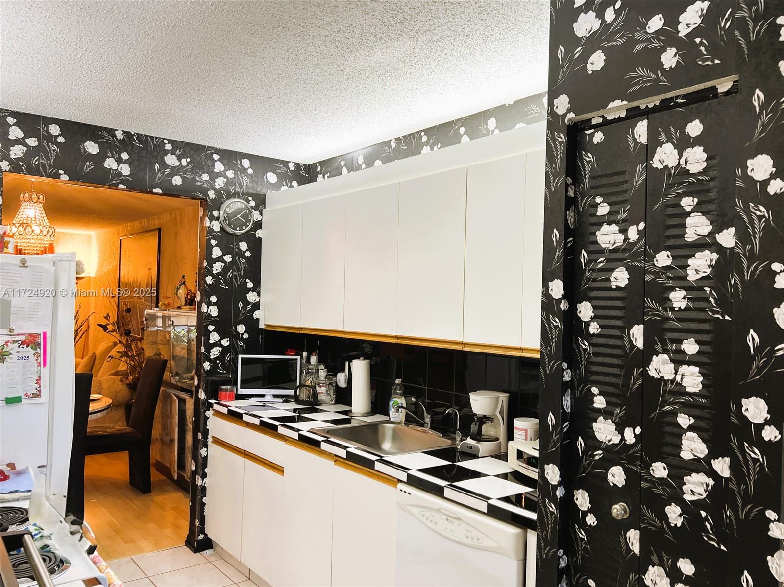 HAWTHORNE AT CENTURY VILL - Residential