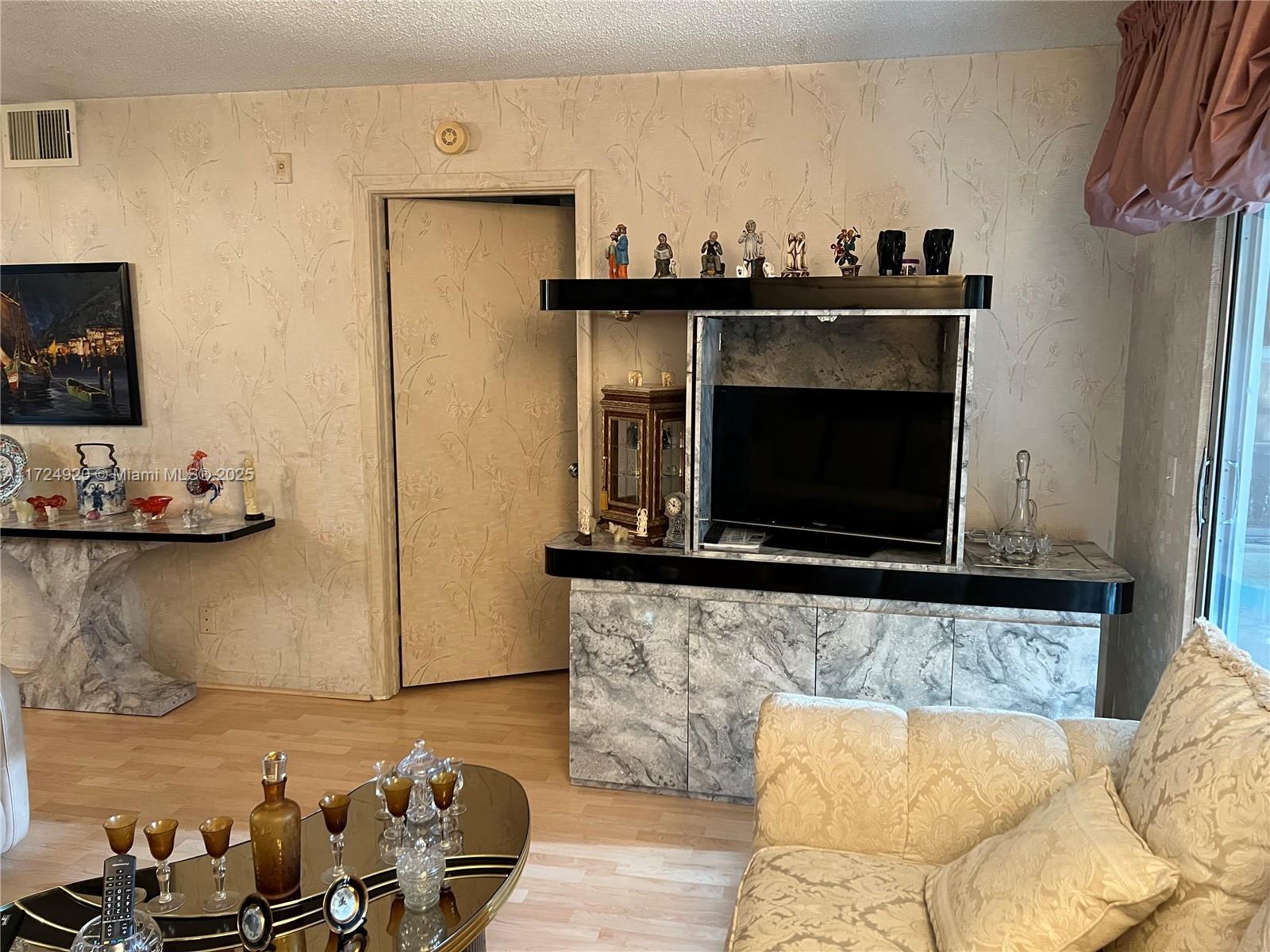 HAWTHORNE AT CENTURY VILL - Residential