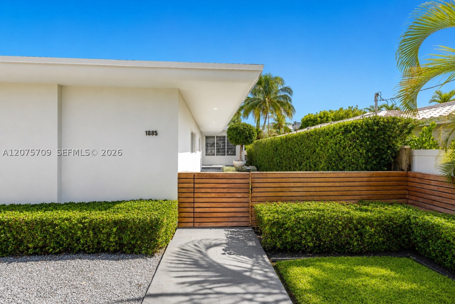 1885 Daytonia Rd