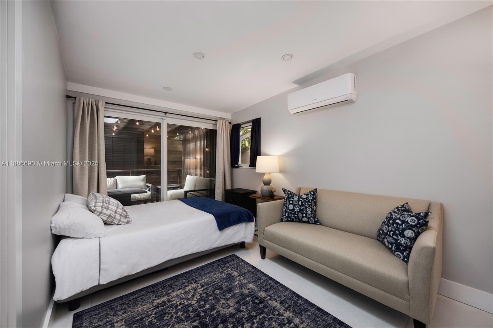 ROCK REEF - Residential