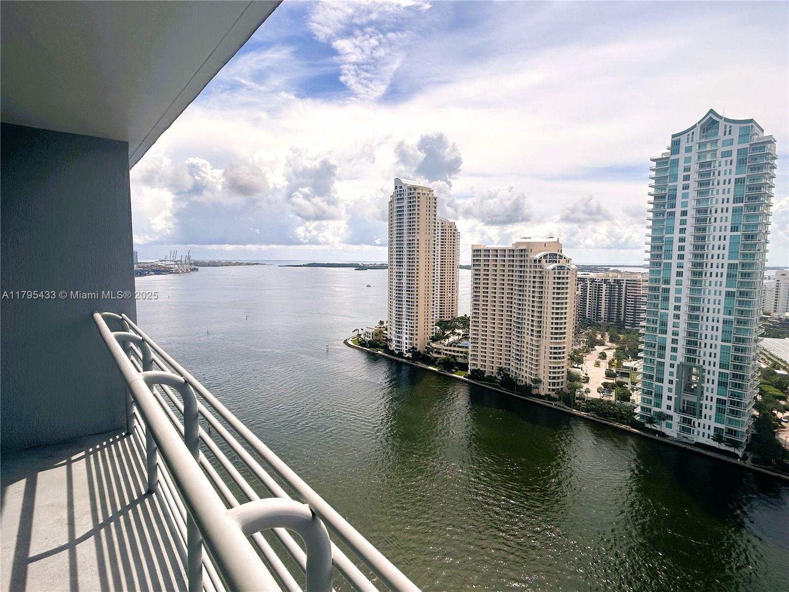 Property for Sale at 325 S Biscayne Blvd 2917, Miami, Broward County, Florida - Bedrooms: 1 
Bathrooms: 1  - $510,000