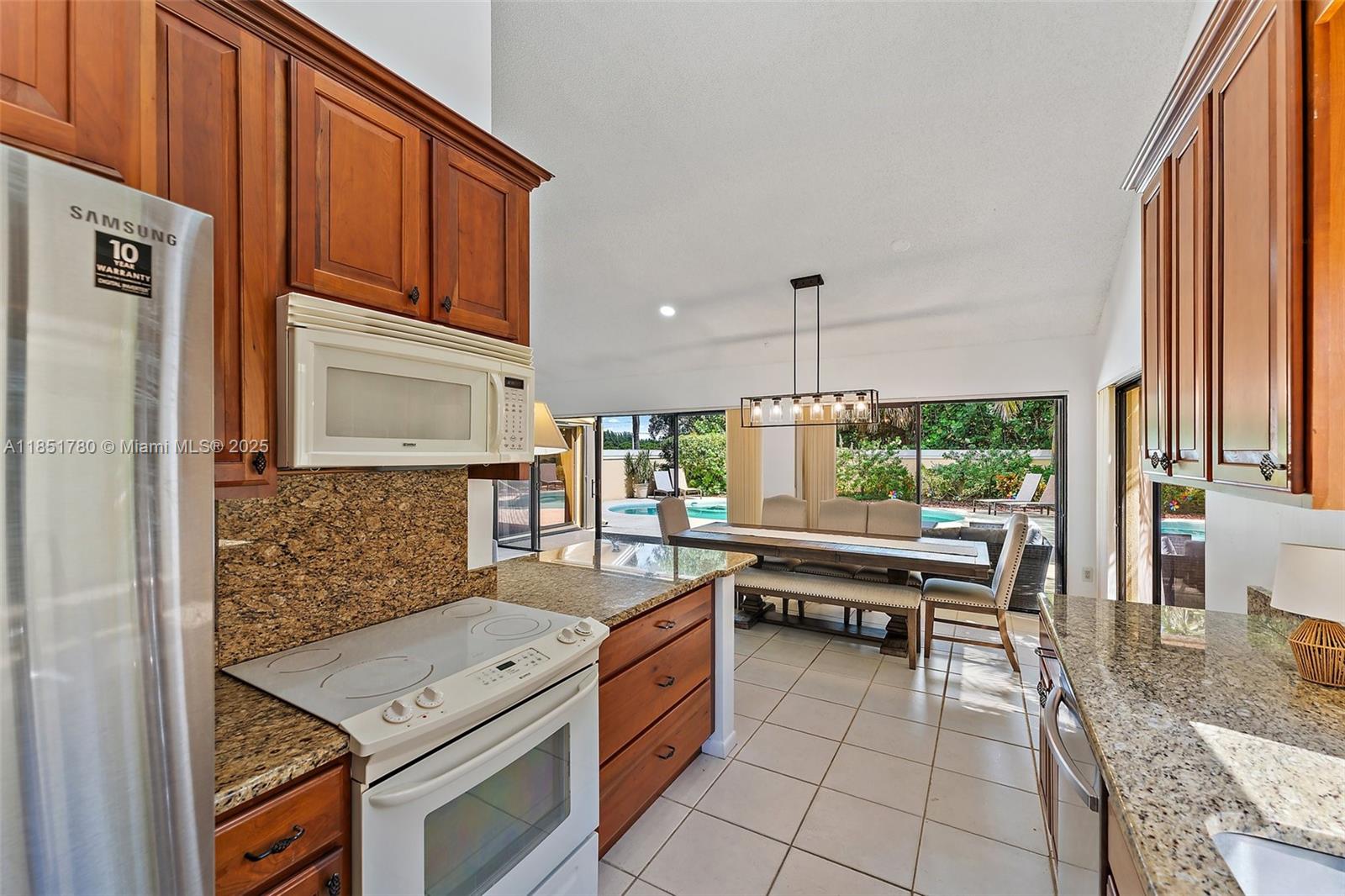 101 Sand Pine Dr 101