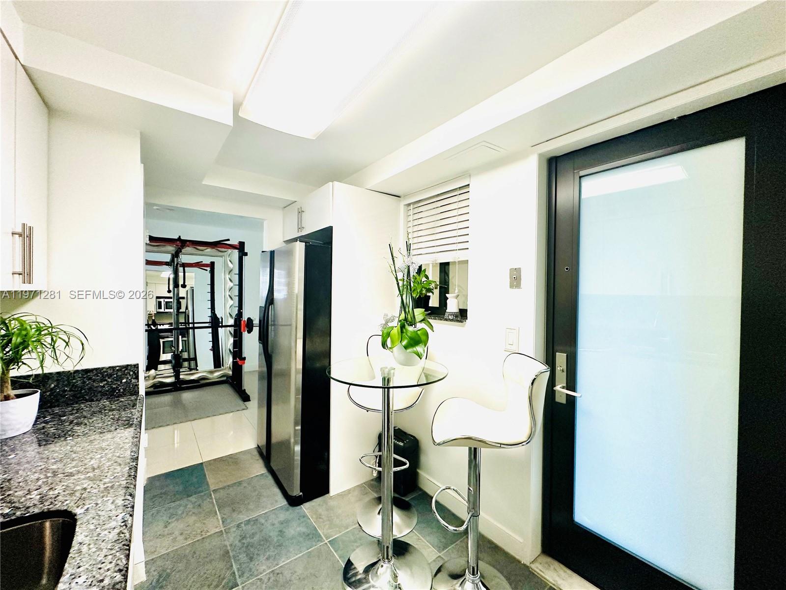 YACHT CLUB CONDO (THE) - Residential