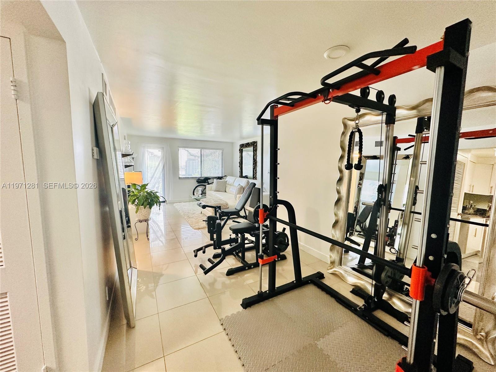 YACHT CLUB CONDO (THE) - Residential