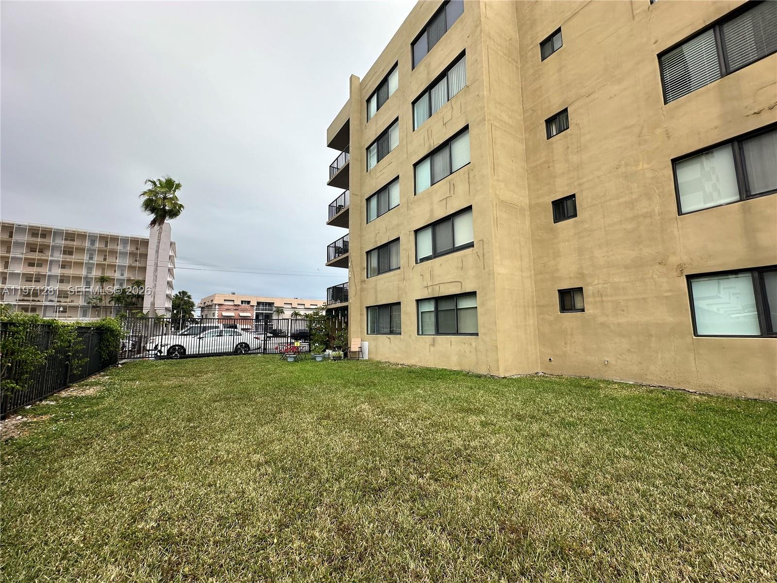 YACHT CLUB CONDO (THE) - Residential