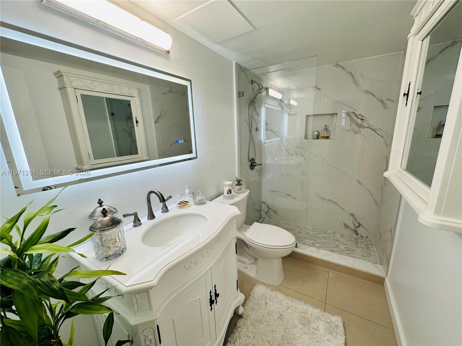 YACHT CLUB CONDO (THE) - Residential