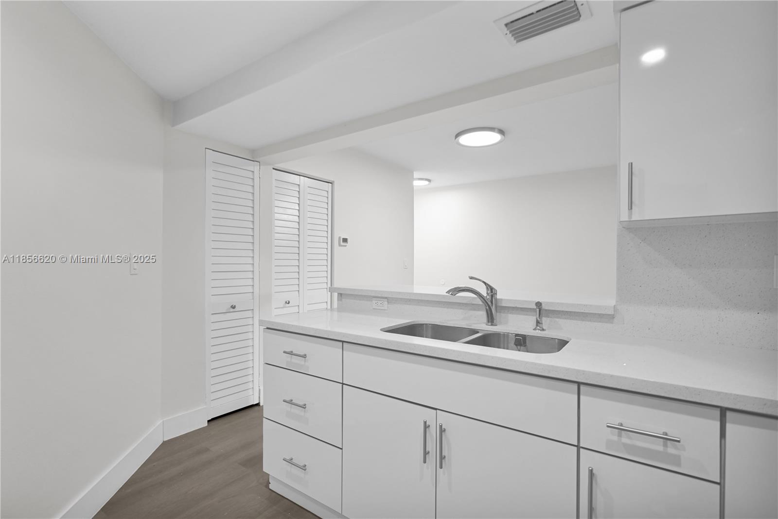 SOLEIL AT FONTAINEBLEAU C - Residential Lease