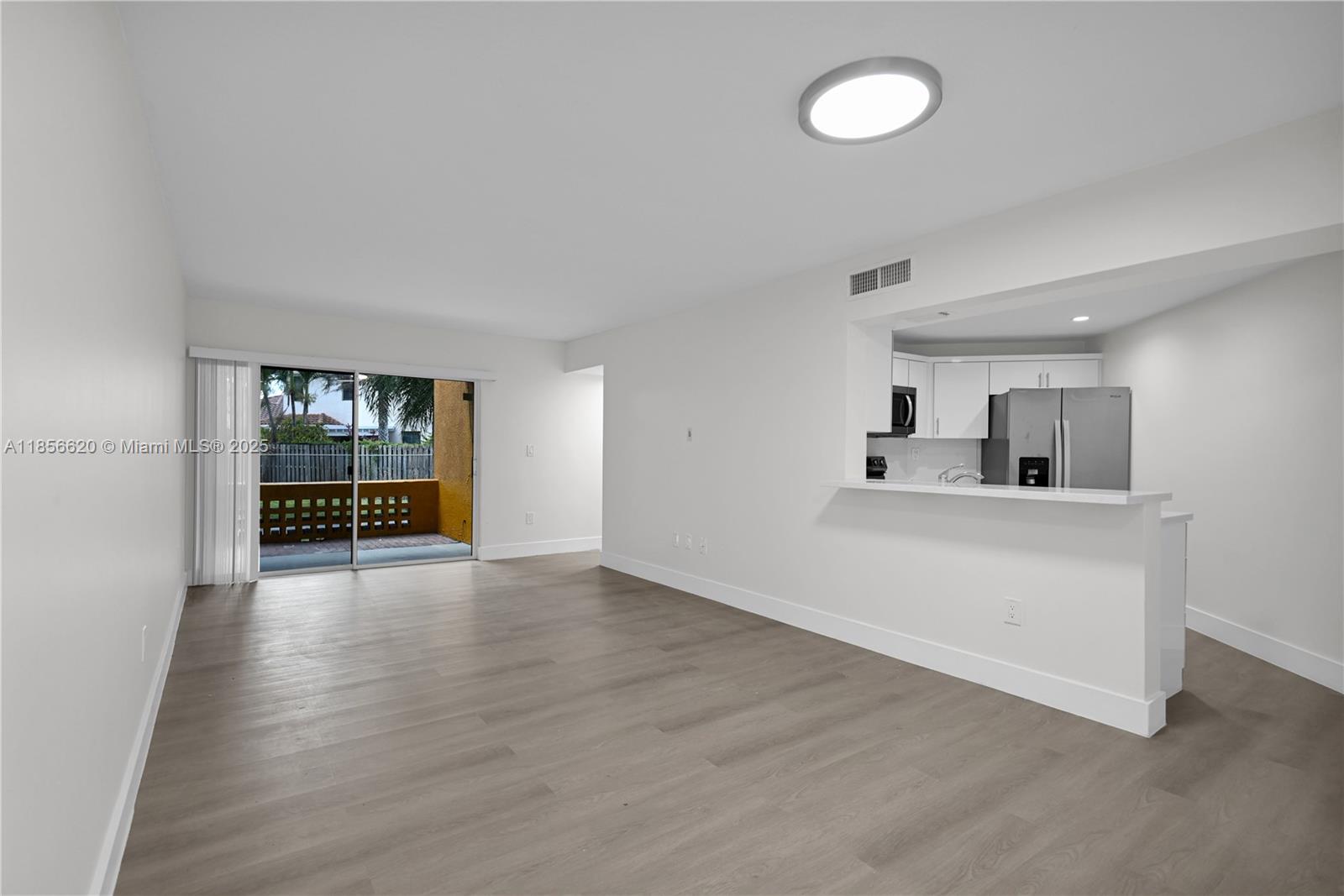 SOLEIL AT FONTAINEBLEAU C - Residential Lease