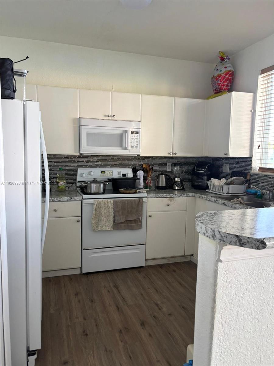 2615 SE 14 AVE 2615