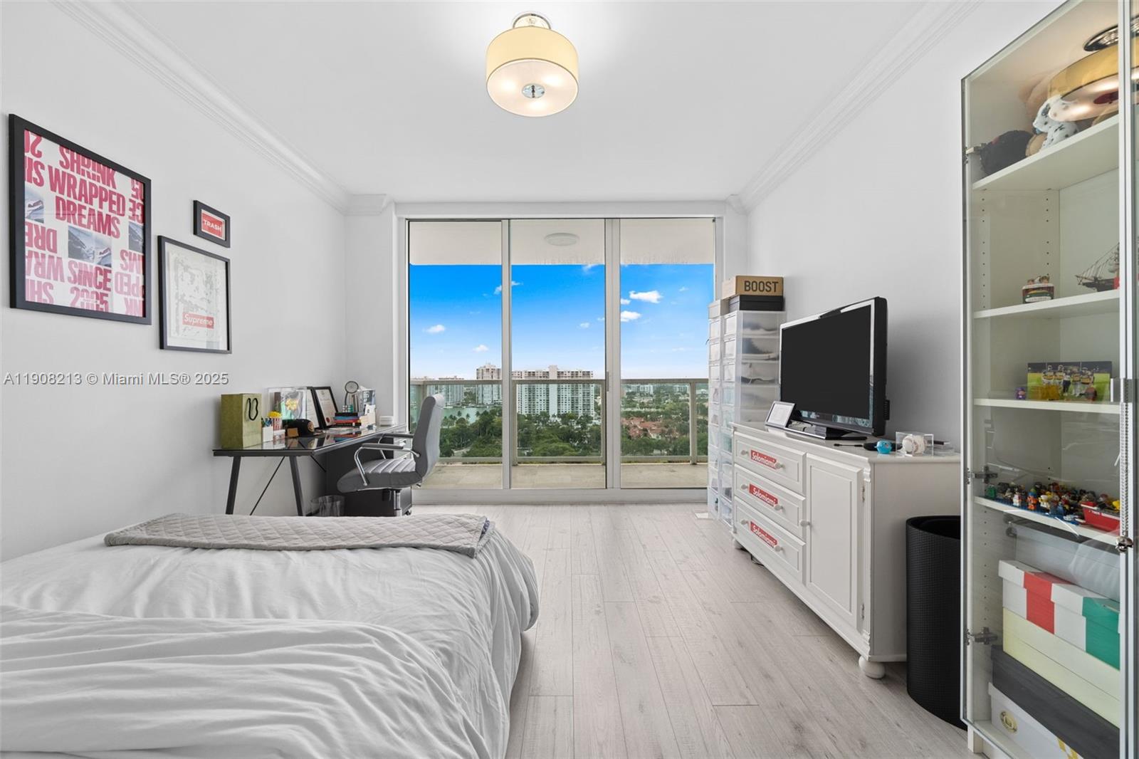 THE PENINSULA CONDO - Residential