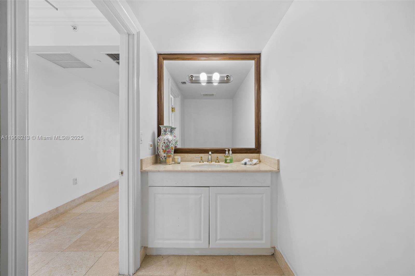 THE PENINSULA CONDO - Residential