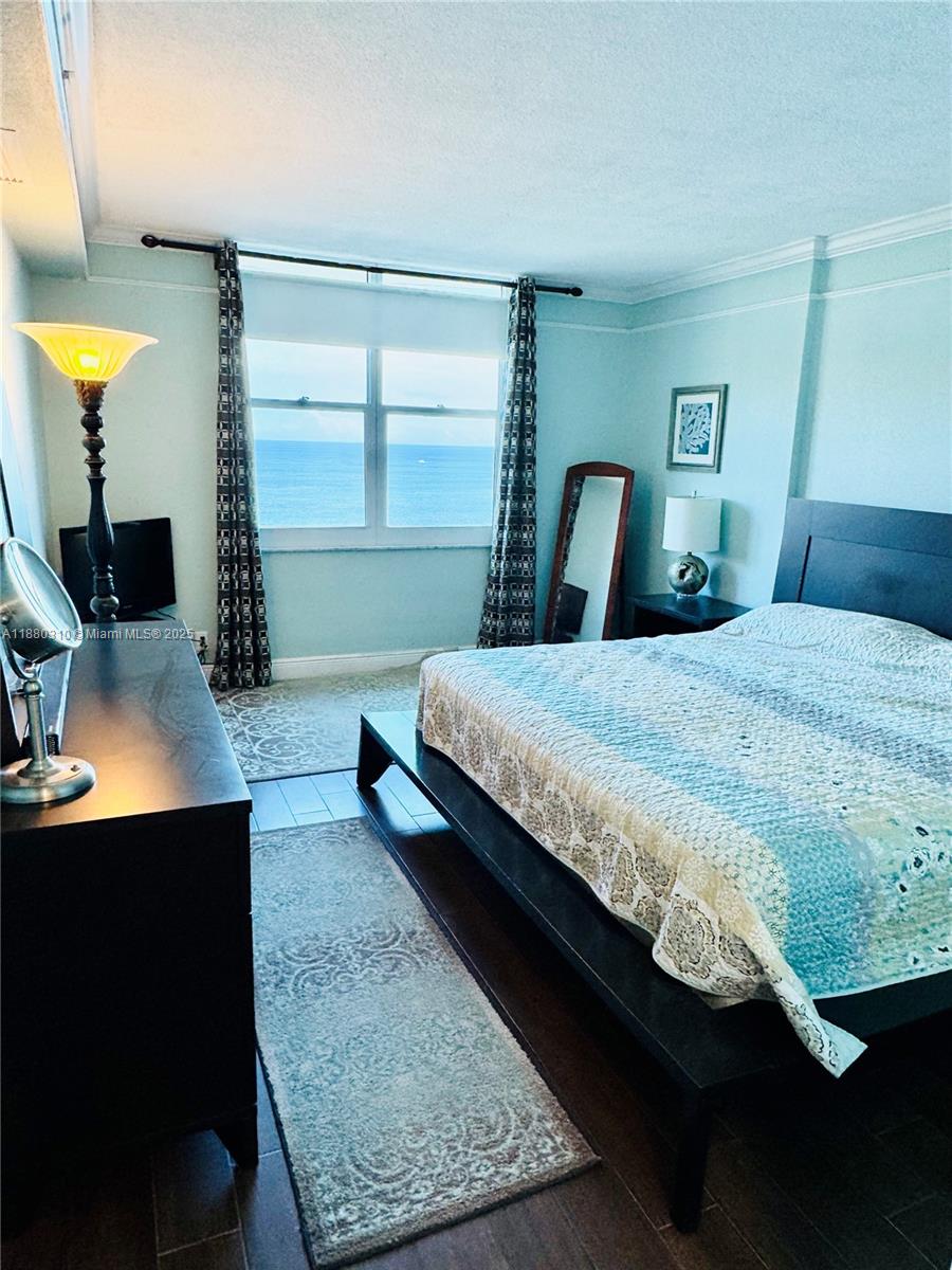 WAVE CONDO - Residential Lease