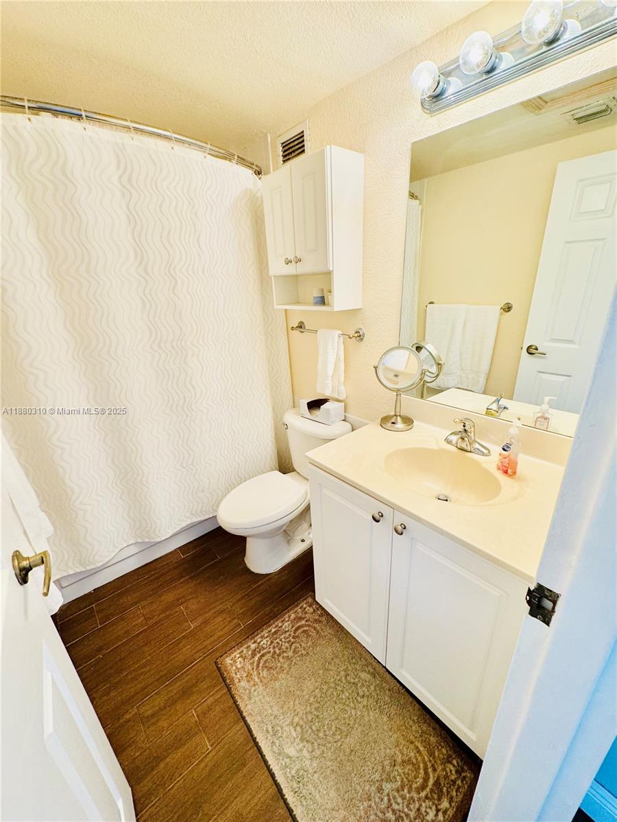 WAVE CONDO - Residential Lease