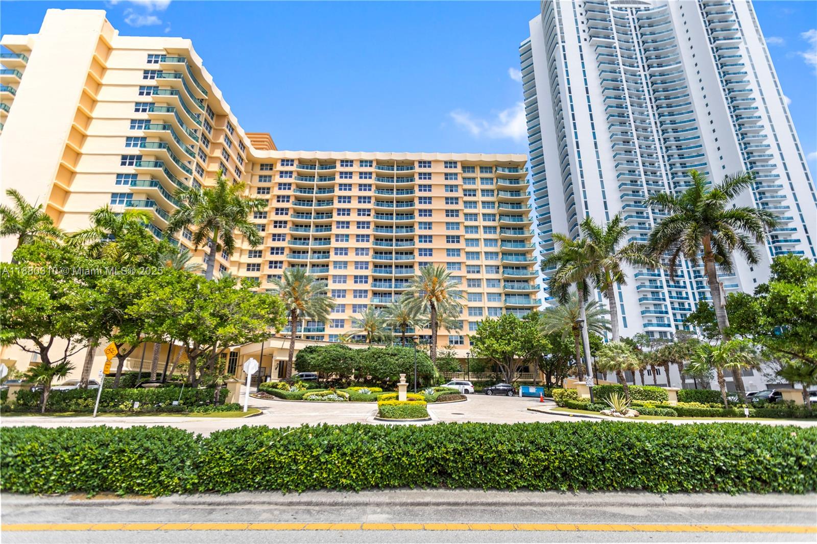 WAVE CONDO - Residential Lease